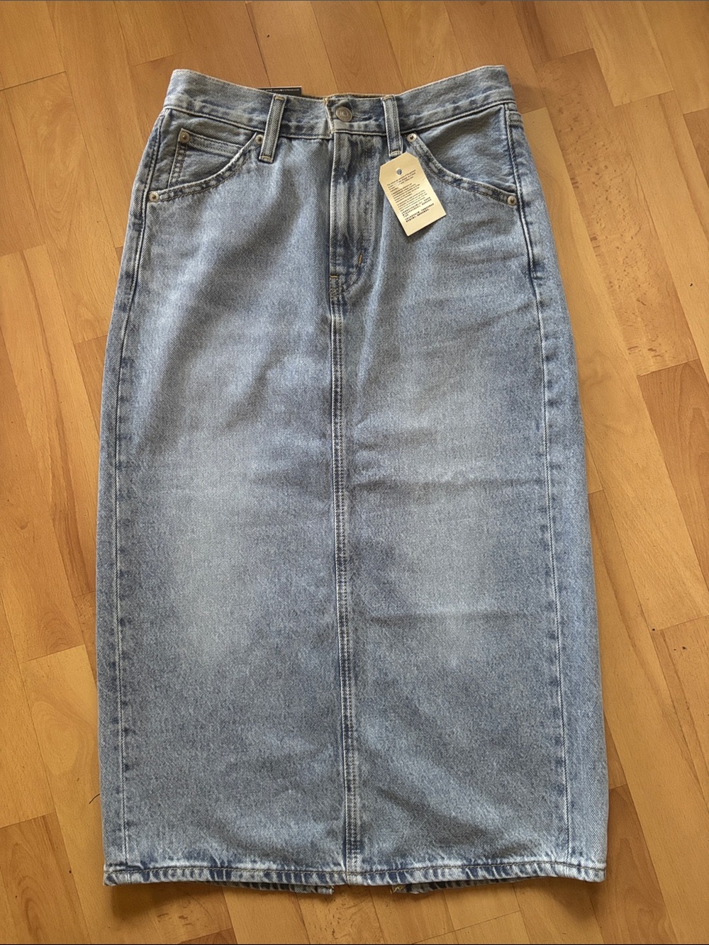 NWT - Levi's High Rise Slit Skirt